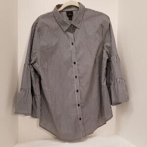 Worthington womens white and black ruffle sleve shirt